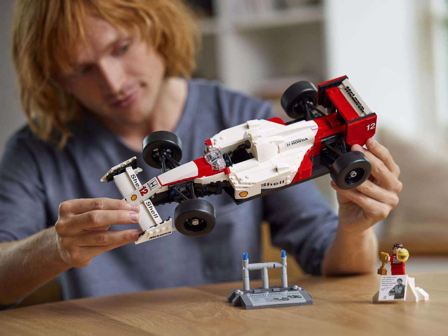 LEGO Icons McLaren MP4/4 & Ayrton Senna F1 Car