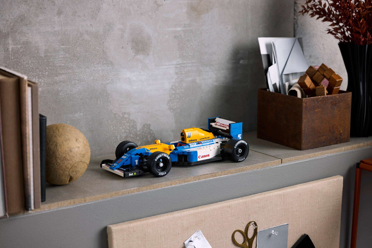 LEGO Icons Williams Racing FW14B & Nigel Mansell F1 Car