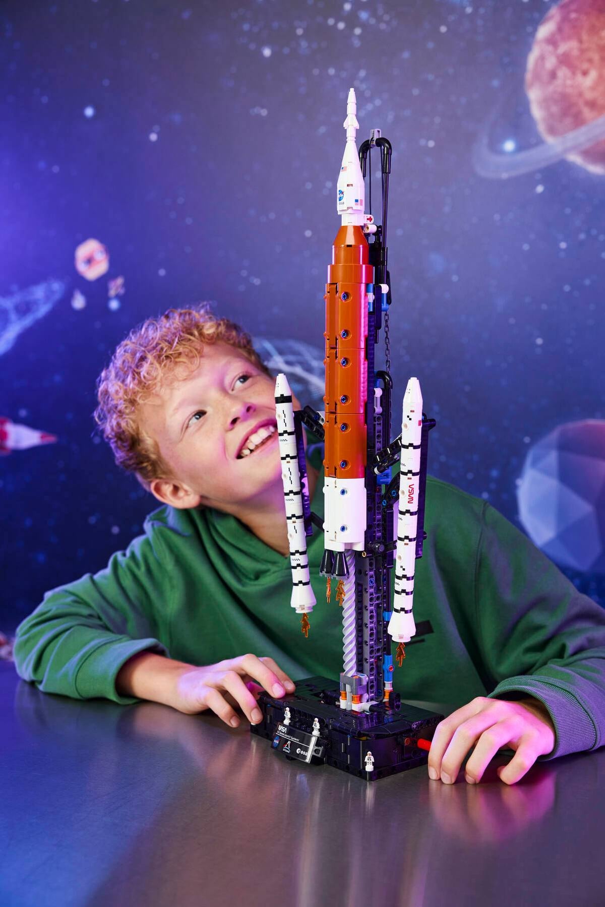 LEGO TECHNIC NASA Artemis Space Launch System Rocket #42221