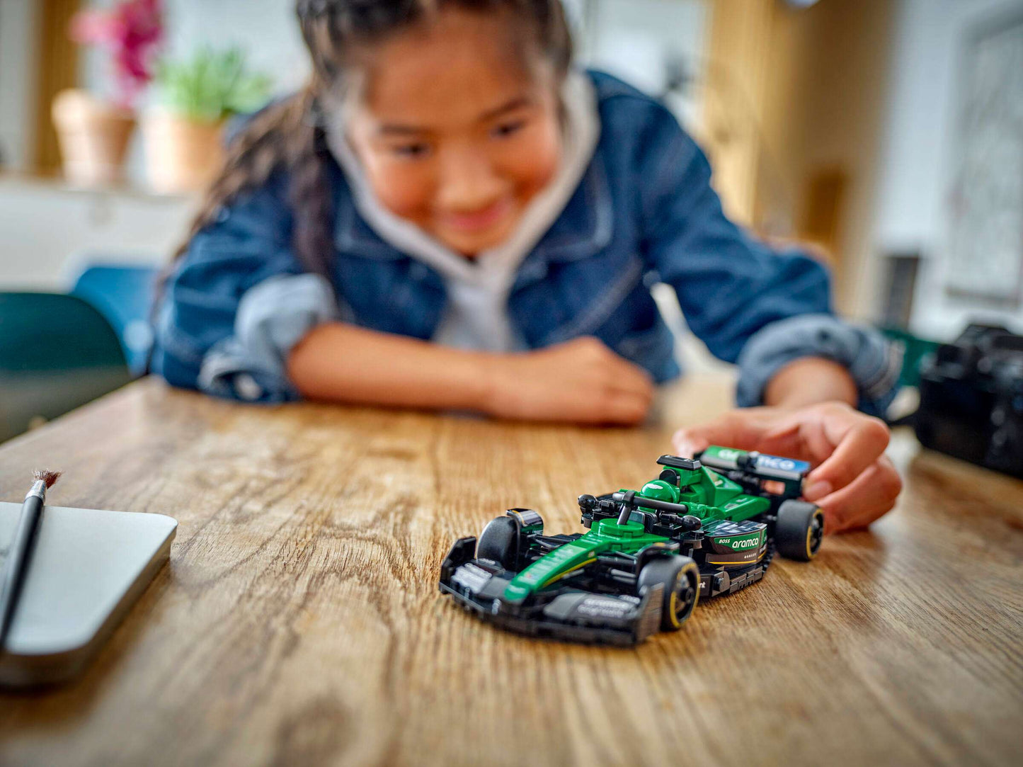 Aston Martin Aramco F1 AMR24 Race Car LEGO Speed Champions