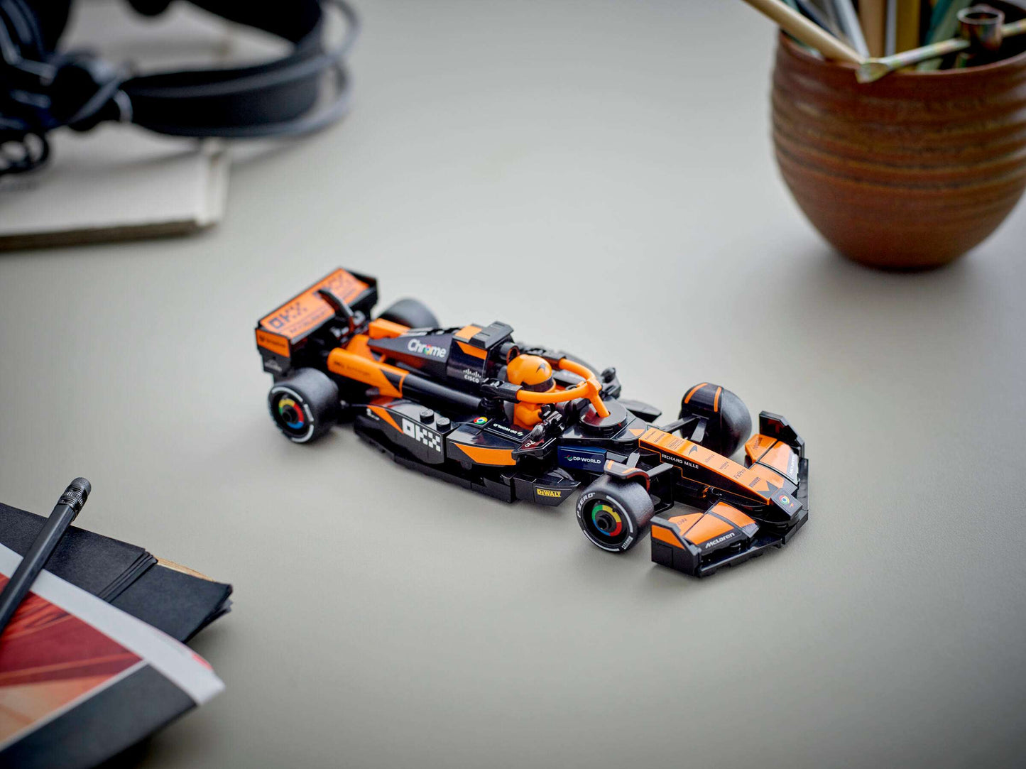 McLaren F1 Team MCL38 Race Car LEGO Speed Champions