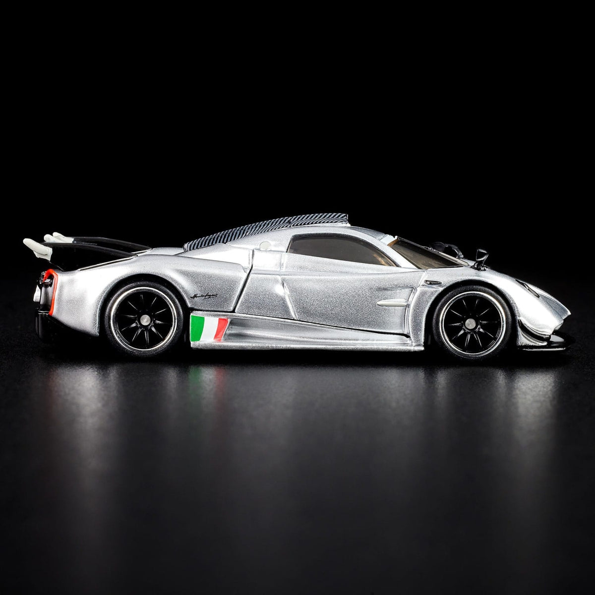 Hot Wheels RLC Exclusive ’21 Pagani Huayra R